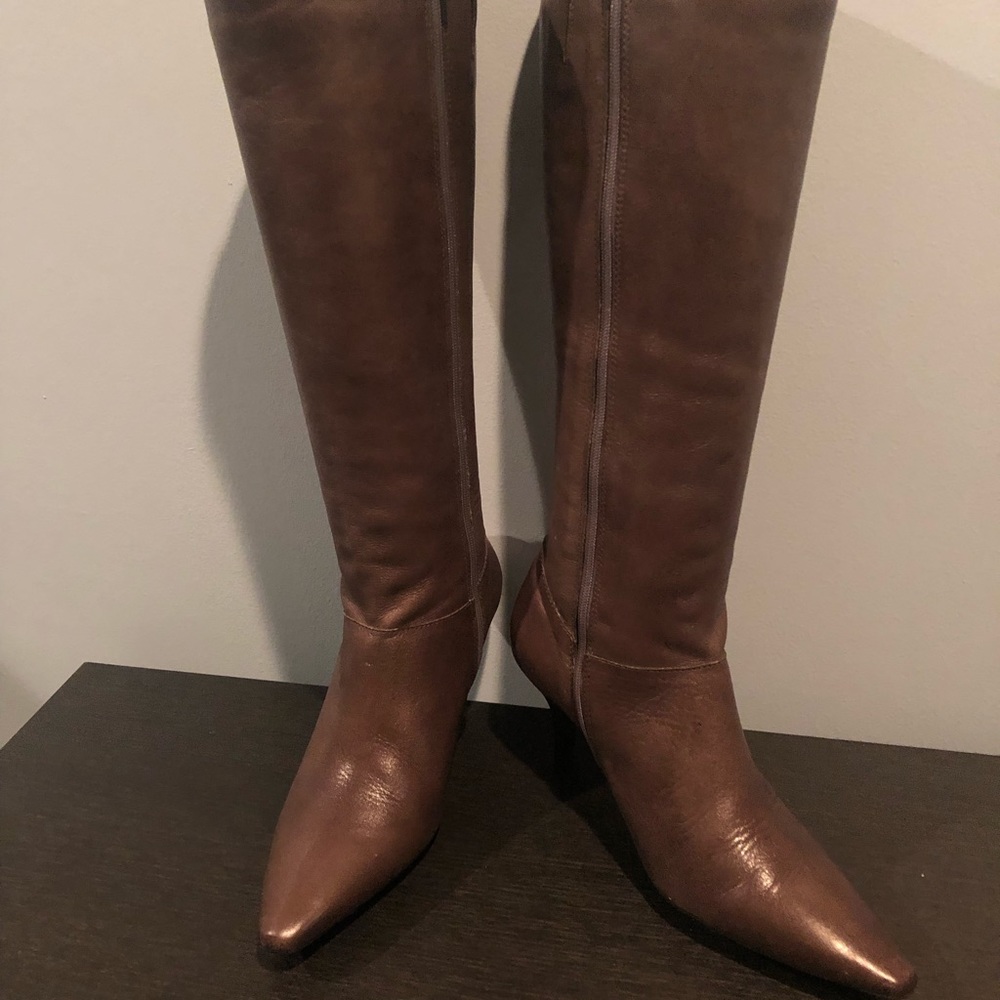 Boots 👢 - Picture 2 of 6
